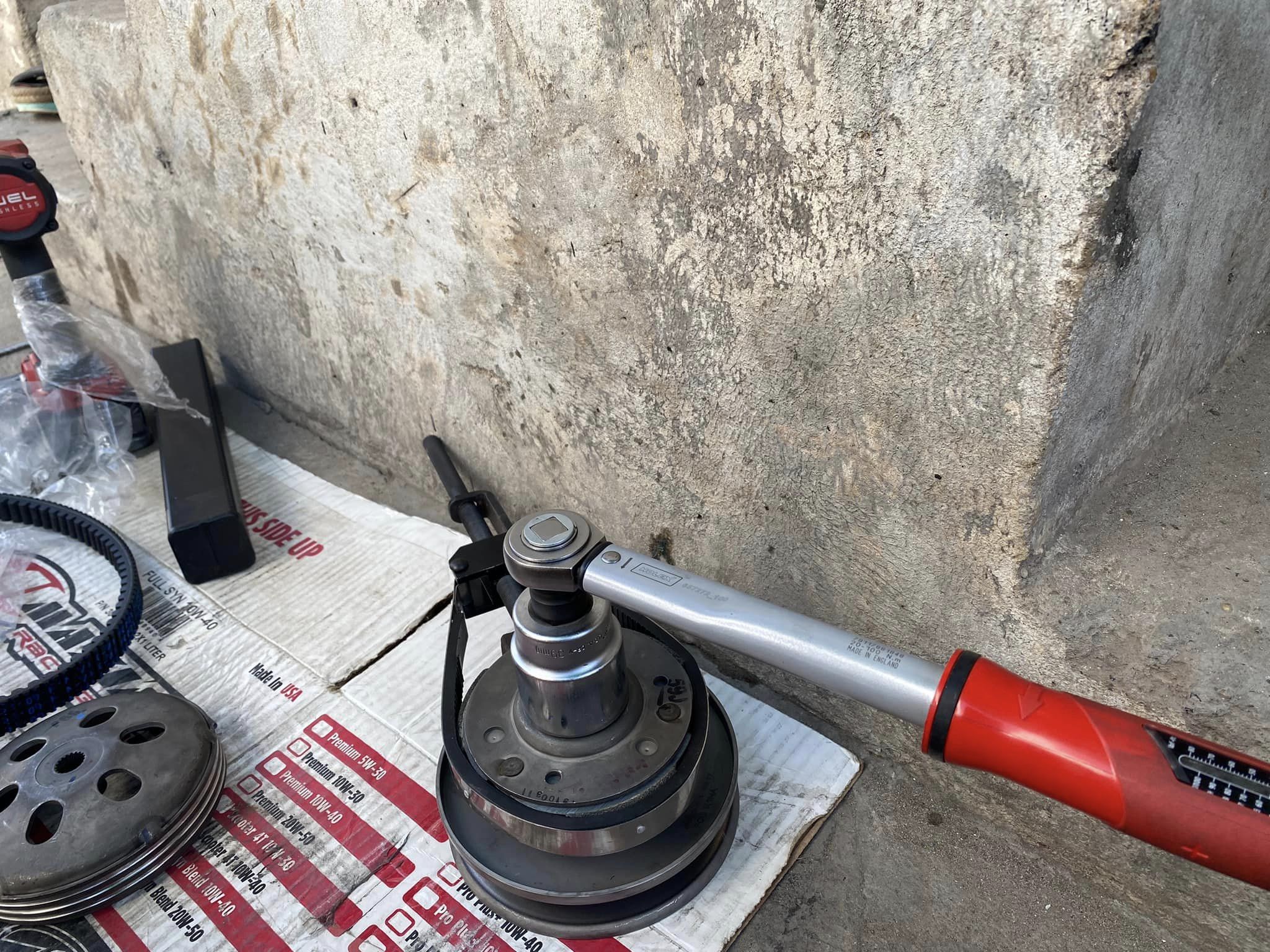CẦN SIẾT CÓ CHỈNH LỰC HOLEX 657272 100 NM CẦN SIẾT CÓ CHỈNH LỰC HOLEX 657272 100 NM